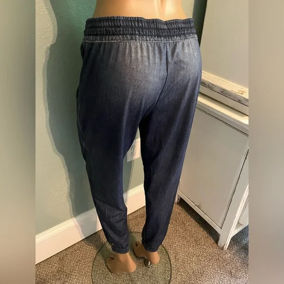 LUCY Indigo Do Everything Light Blue Denim Print Jogger - Picture 8 of 16